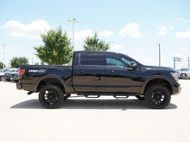 Used 2024 Nissan Titan PRO-4X w/ Pro-4x Convenience Package AWD/4WD image 11