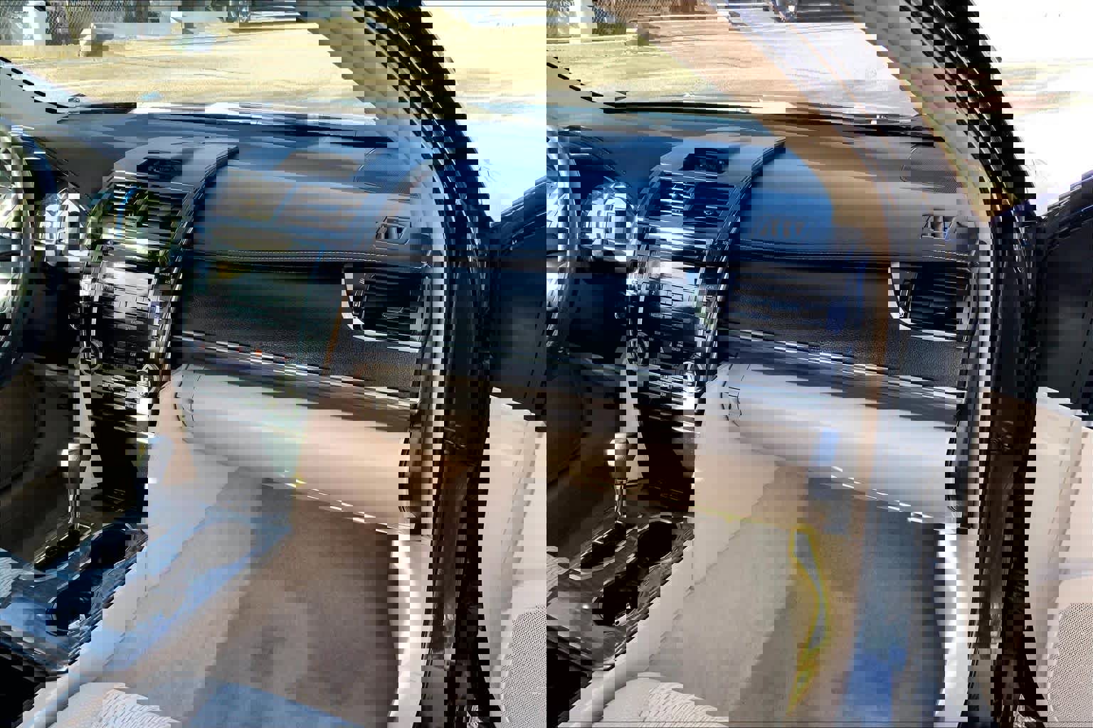 Used 2012 Toyota Camry LE image 17