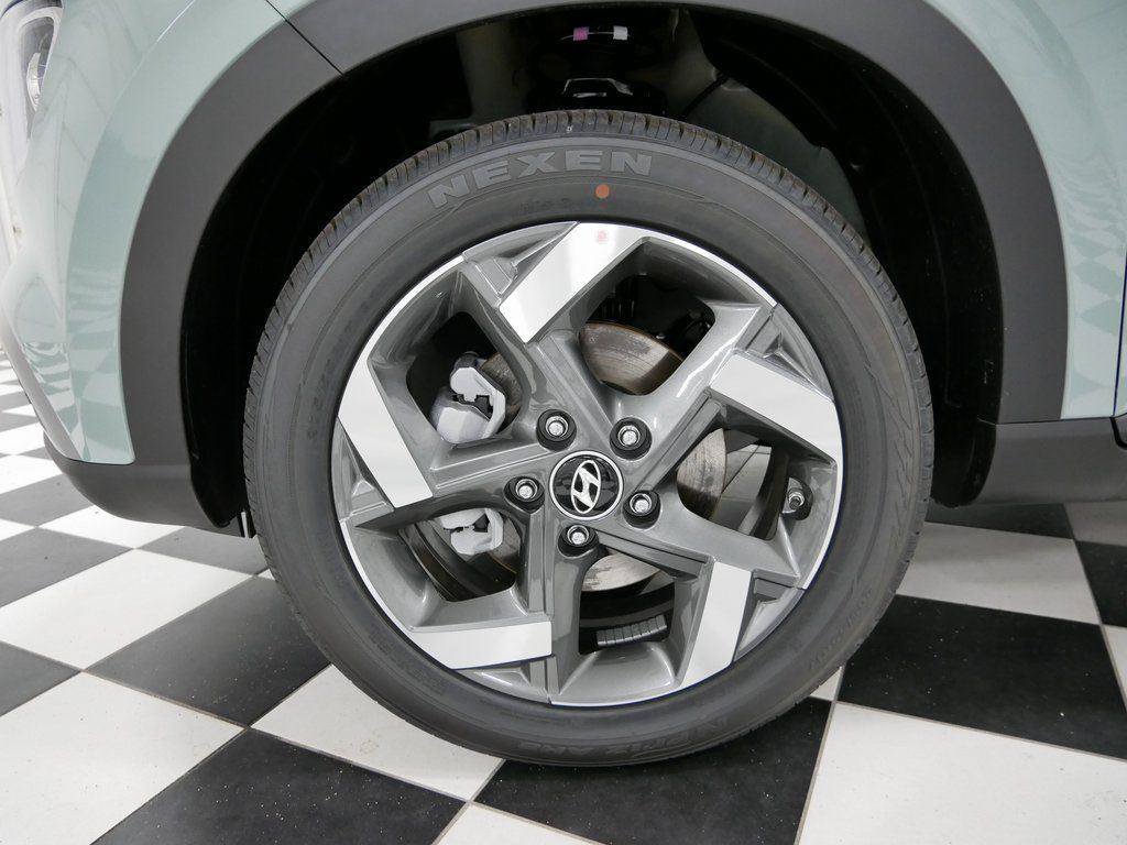 Used 2025 Hyundai Venue SEL FWD image 5