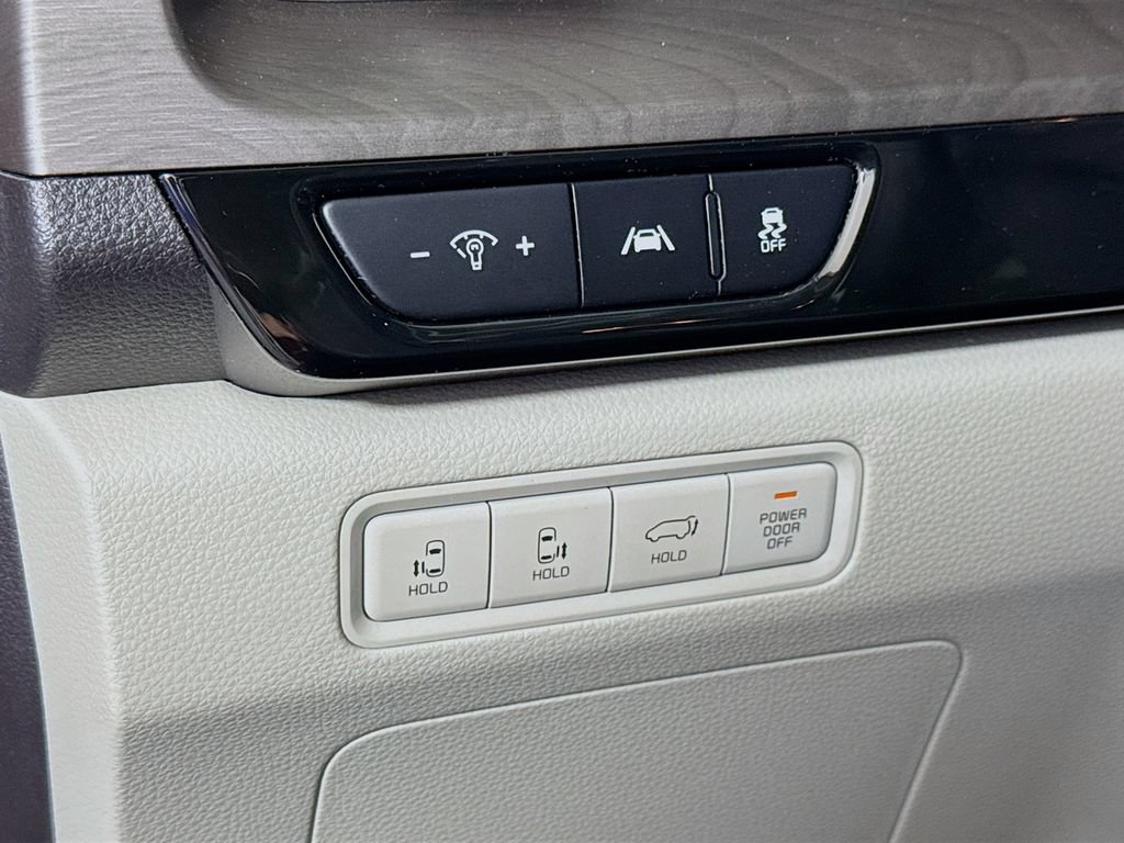 Used 2024 Kia Carnival SX FWD image 10
