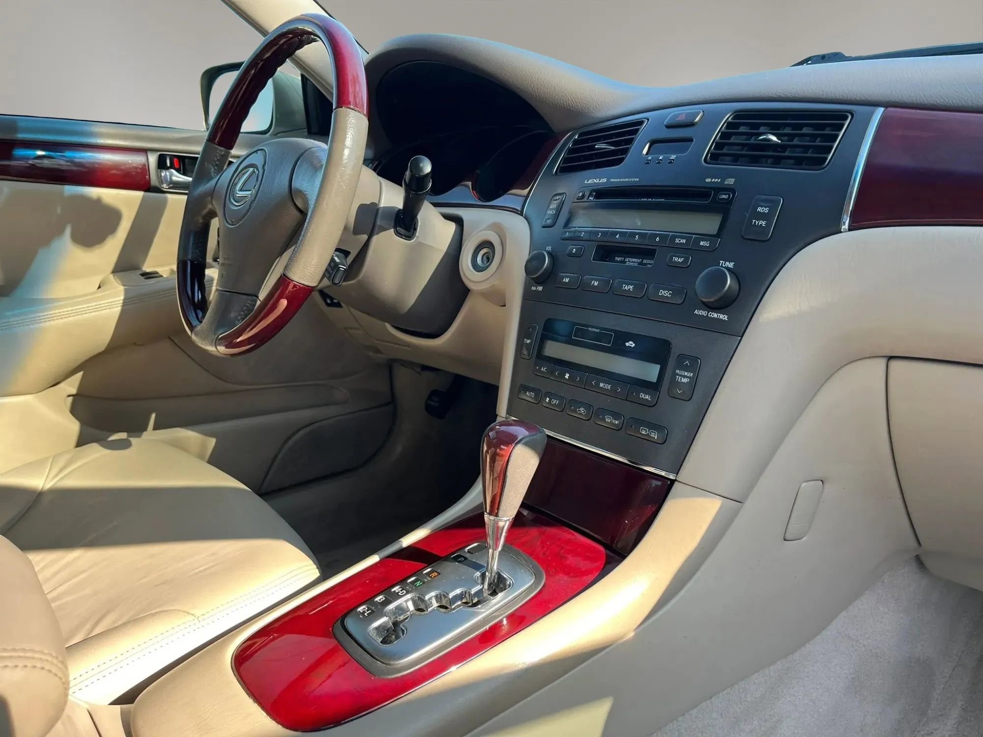 Used 2004 Lexus ES 330 image 8