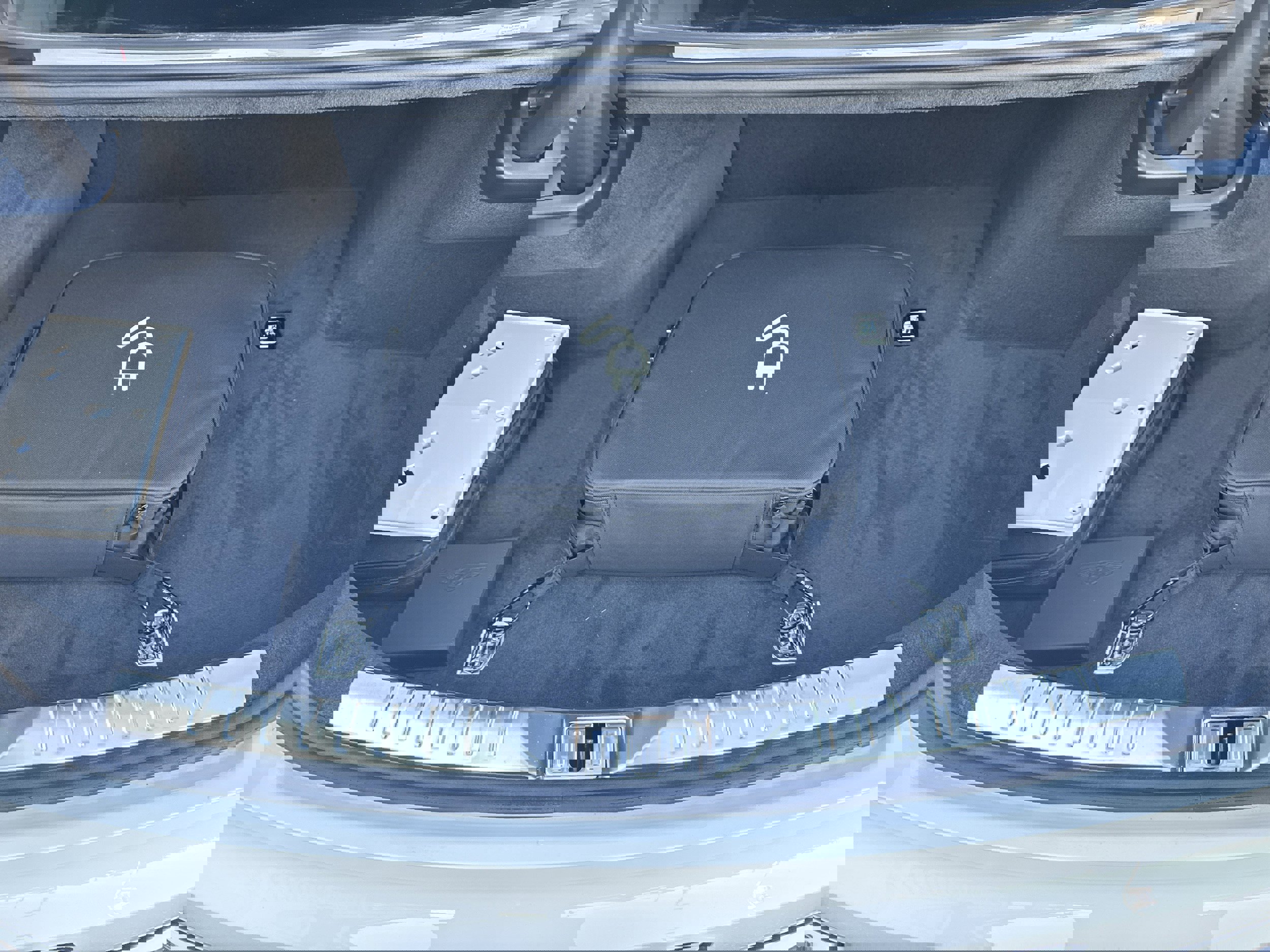 New 2026 Bentley Flying Spur Plug-In Hybrid image 31