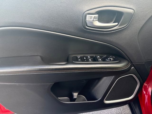 Used 2018 Jeep Compass Latitude w/ Popular Equipment Group image 9