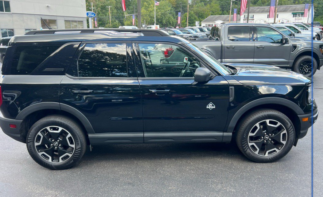 Used 2021 Ford Bronco Sport Outer Banks AWD/4WD image 2