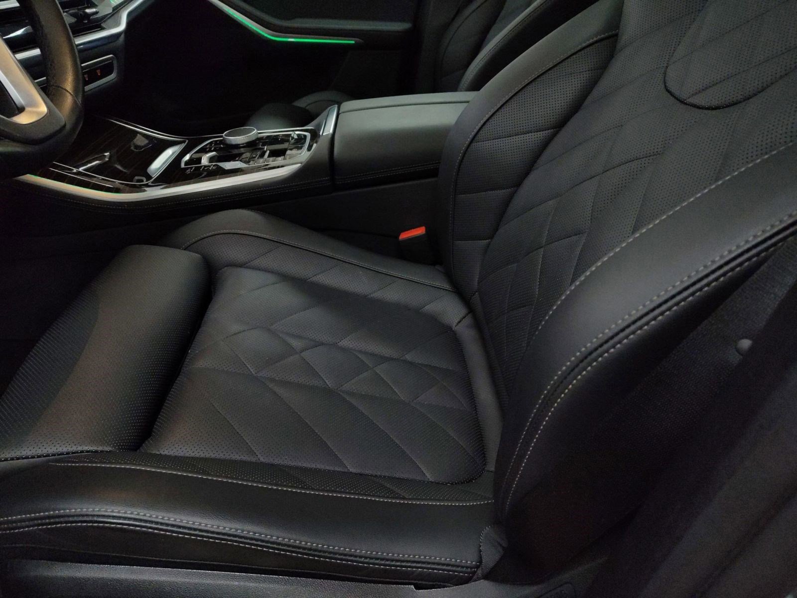 Used 2025 BMW X5 xDrive50e w/ Parking Assistance Package image 16