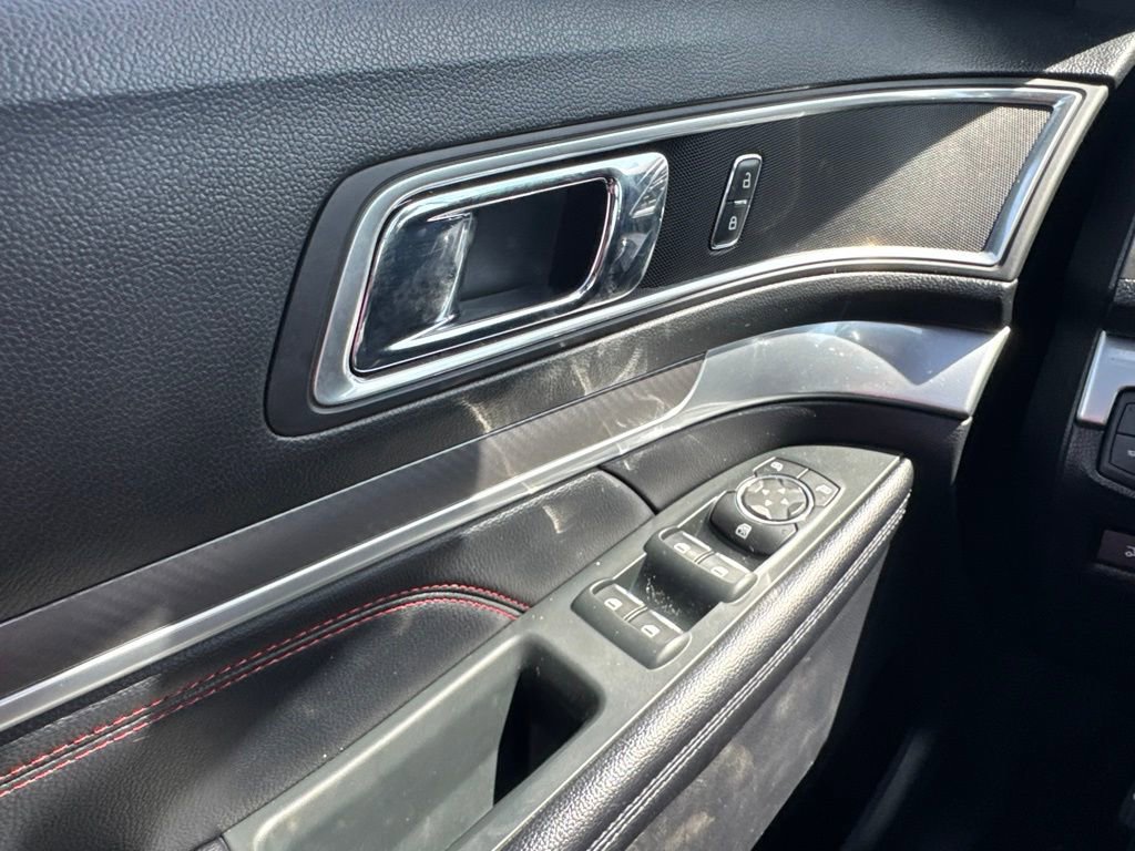 Used 2018 Ford Explorer Sport AWD/4WD image 26