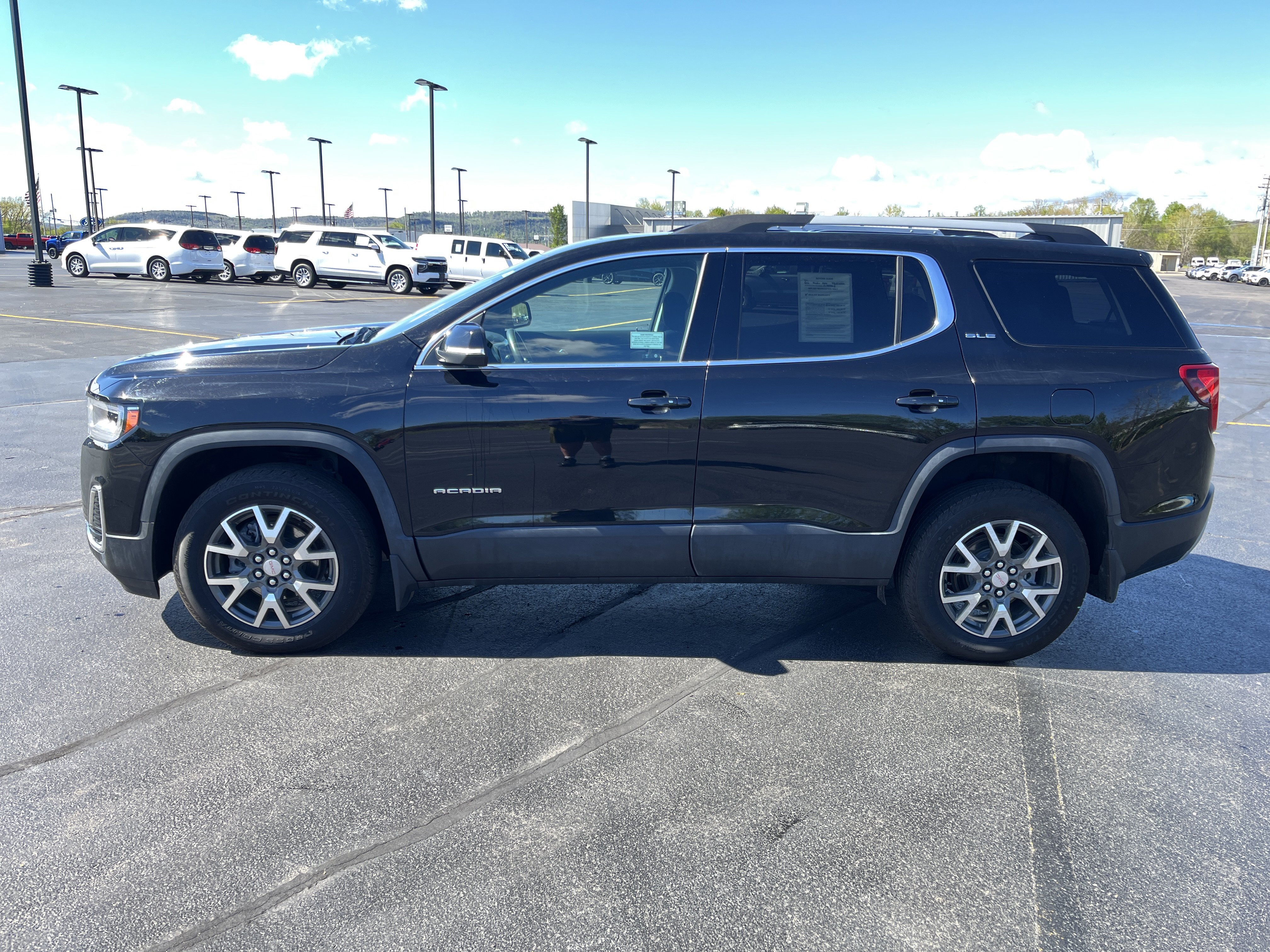 Used 2023 GMC Acadia SLE AWD/4WD image 4