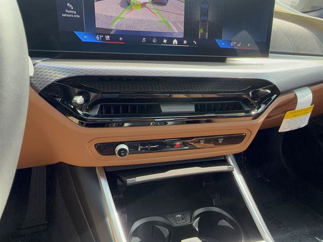 New 2025 BMW 330i xDrive Sedan w/ Convenience Package AWD/4WD image 42
