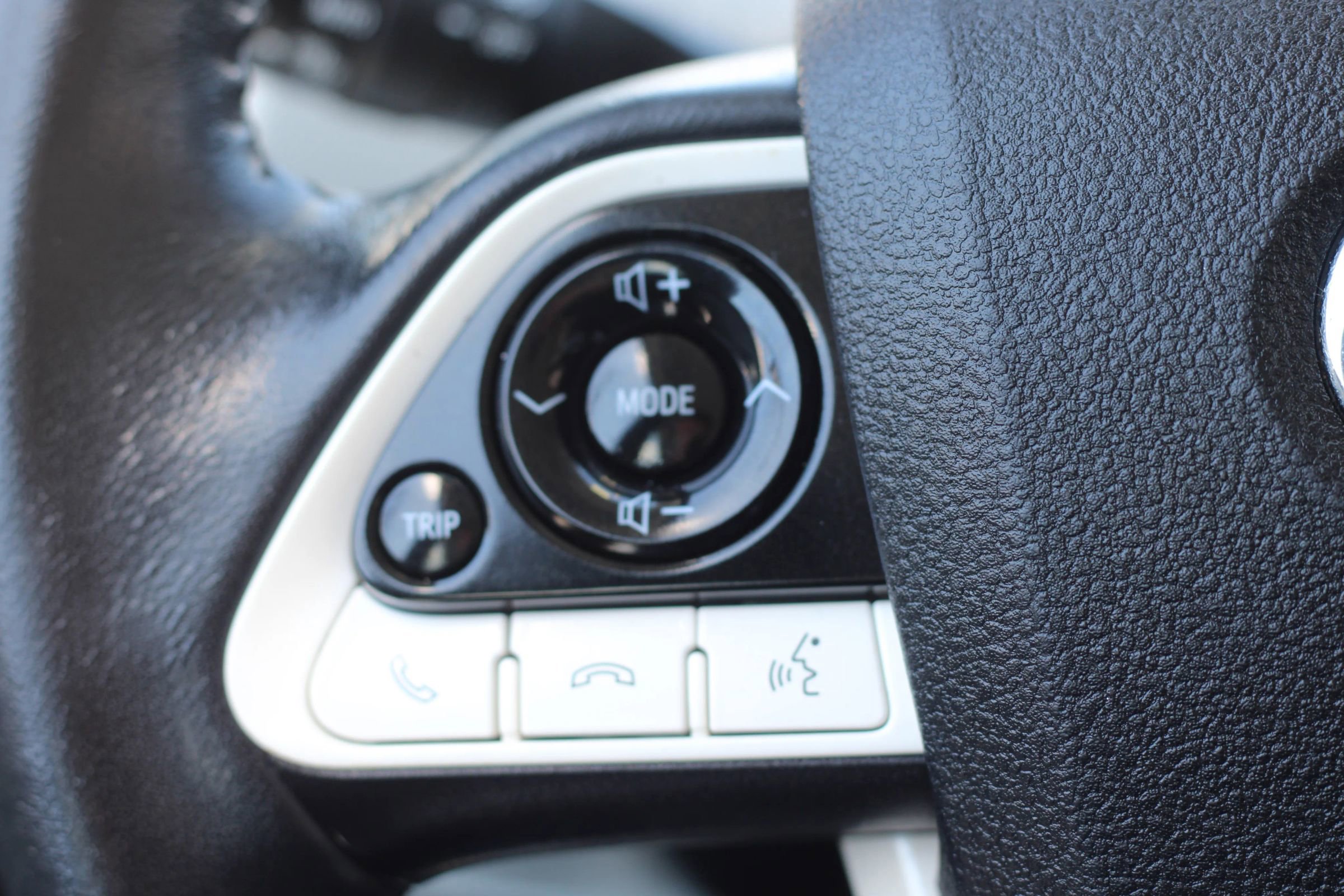 Used 2018 Toyota Prius Prime Advanced FWD image 15