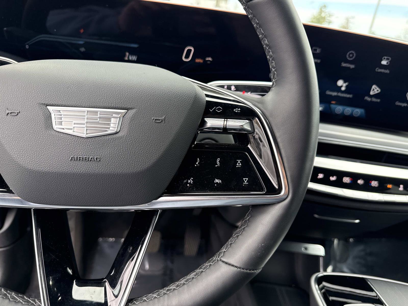 Used 2025 Cadillac Lyriq Sport image 31