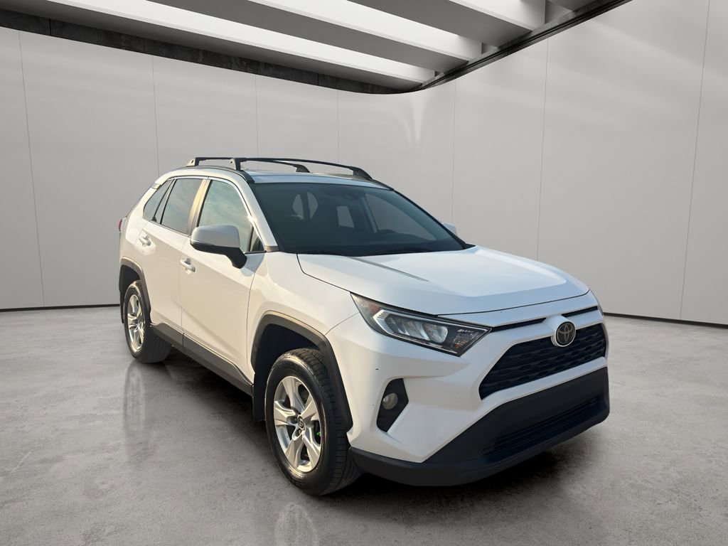 Used 2019 Toyota RAV4 XLE w/ Convenience Package image 7