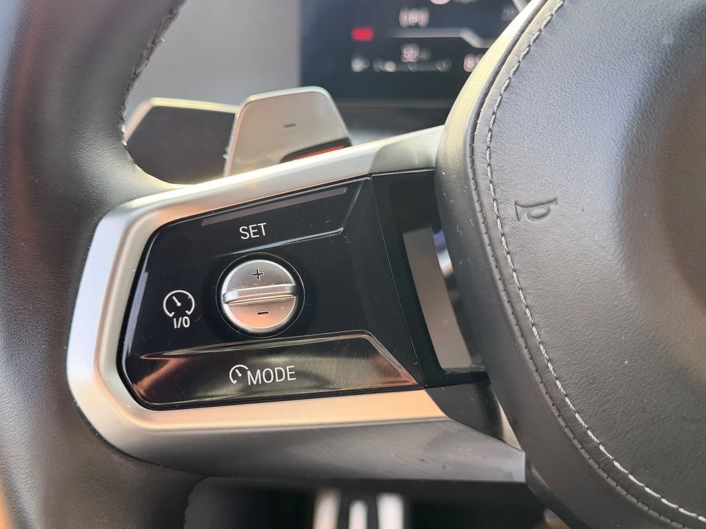 Used 2023 BMW 760i xDrive AWD/4WD image 27