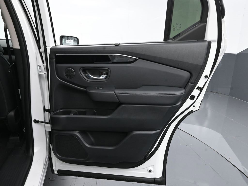 New 2025 Honda Pilot Touring image 39