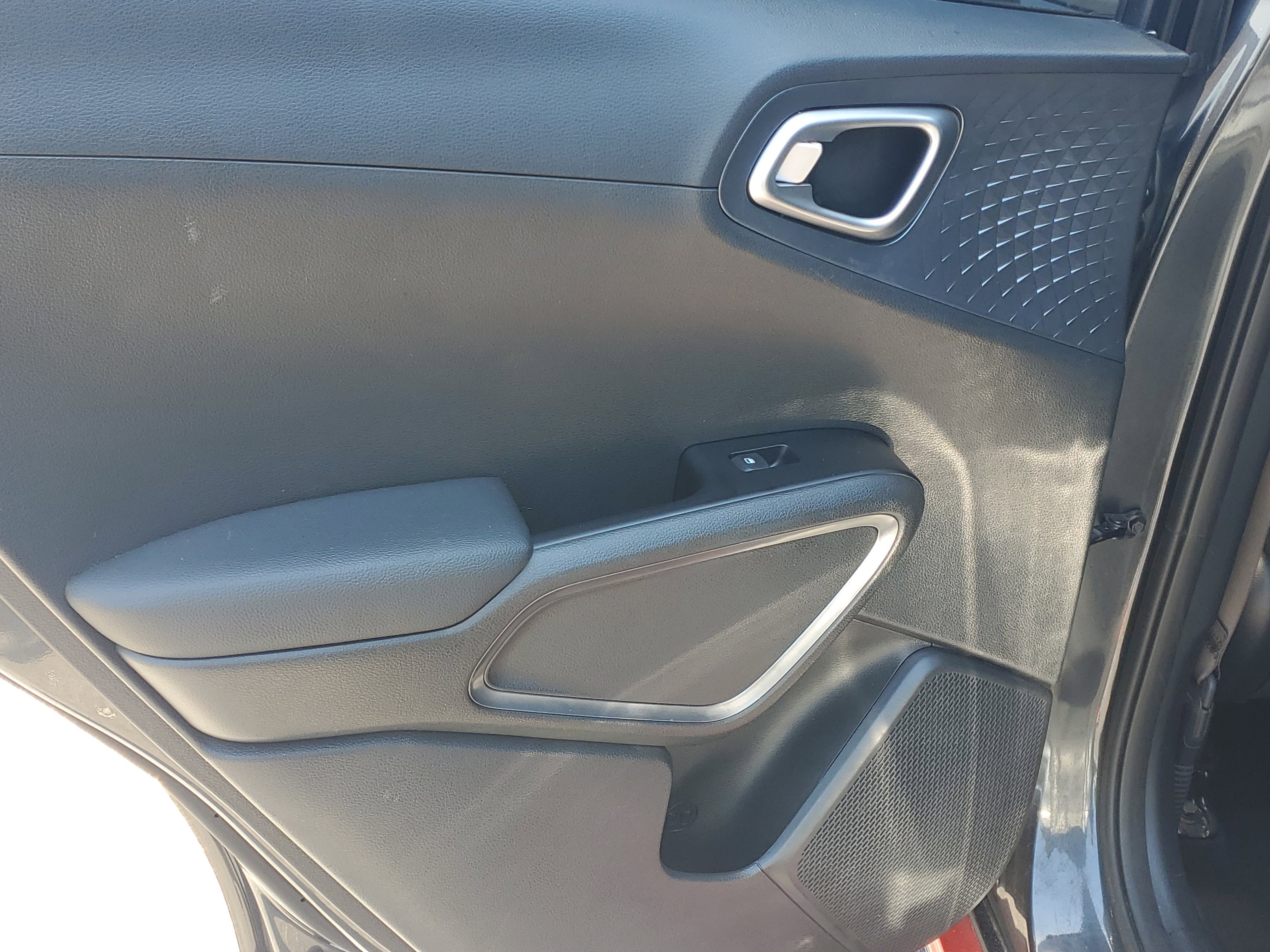 Used 2022 Kia Soul GT-Line FWD image 11