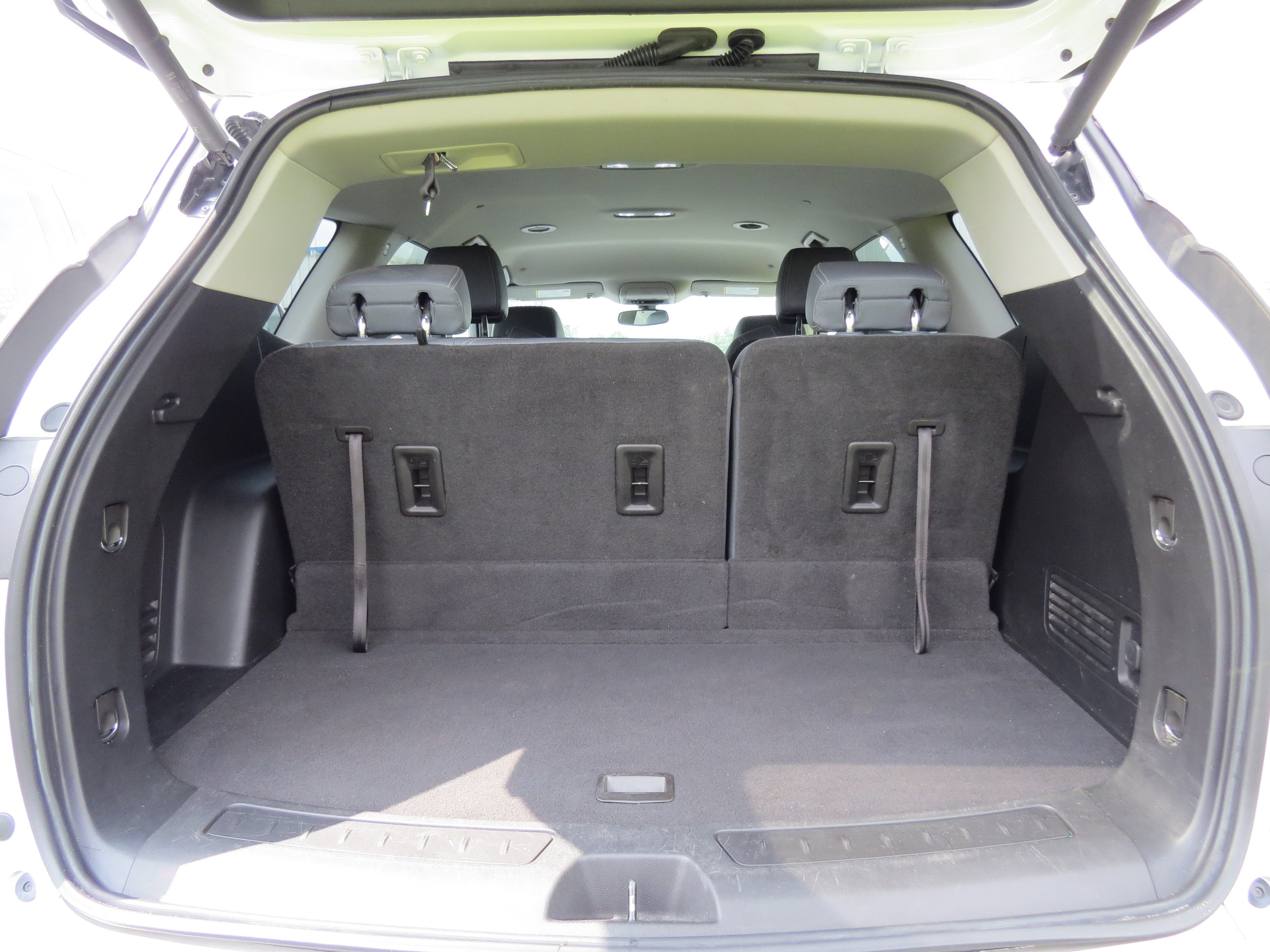 Used 2021 Buick Enclave Essence image 20