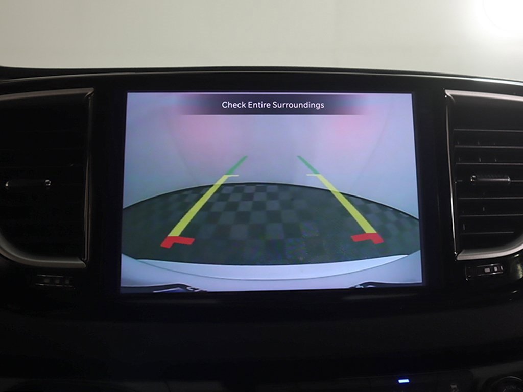 Used 2024 Chrysler Pacifica Touring-L image 46