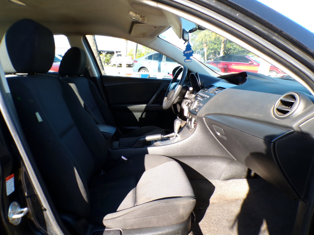 Used 2011 MAZDA MAZDA3 i Sport image 14