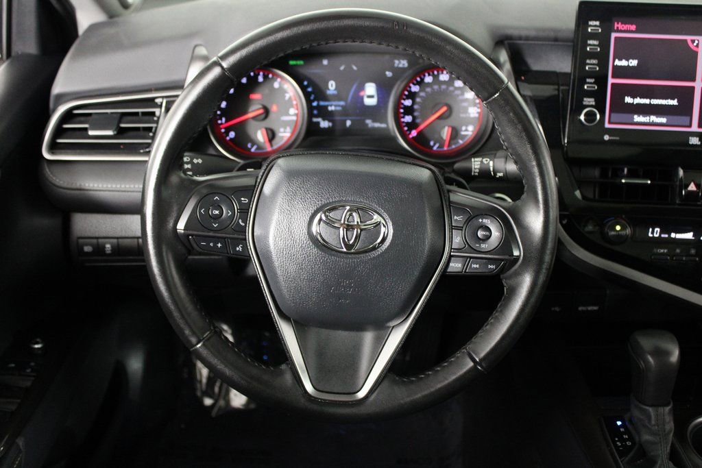 Used 2021 Toyota Camry XSE image 6