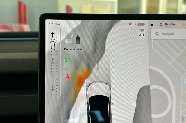Used 2024 Tesla Model 3 Standard Range RWD image 26