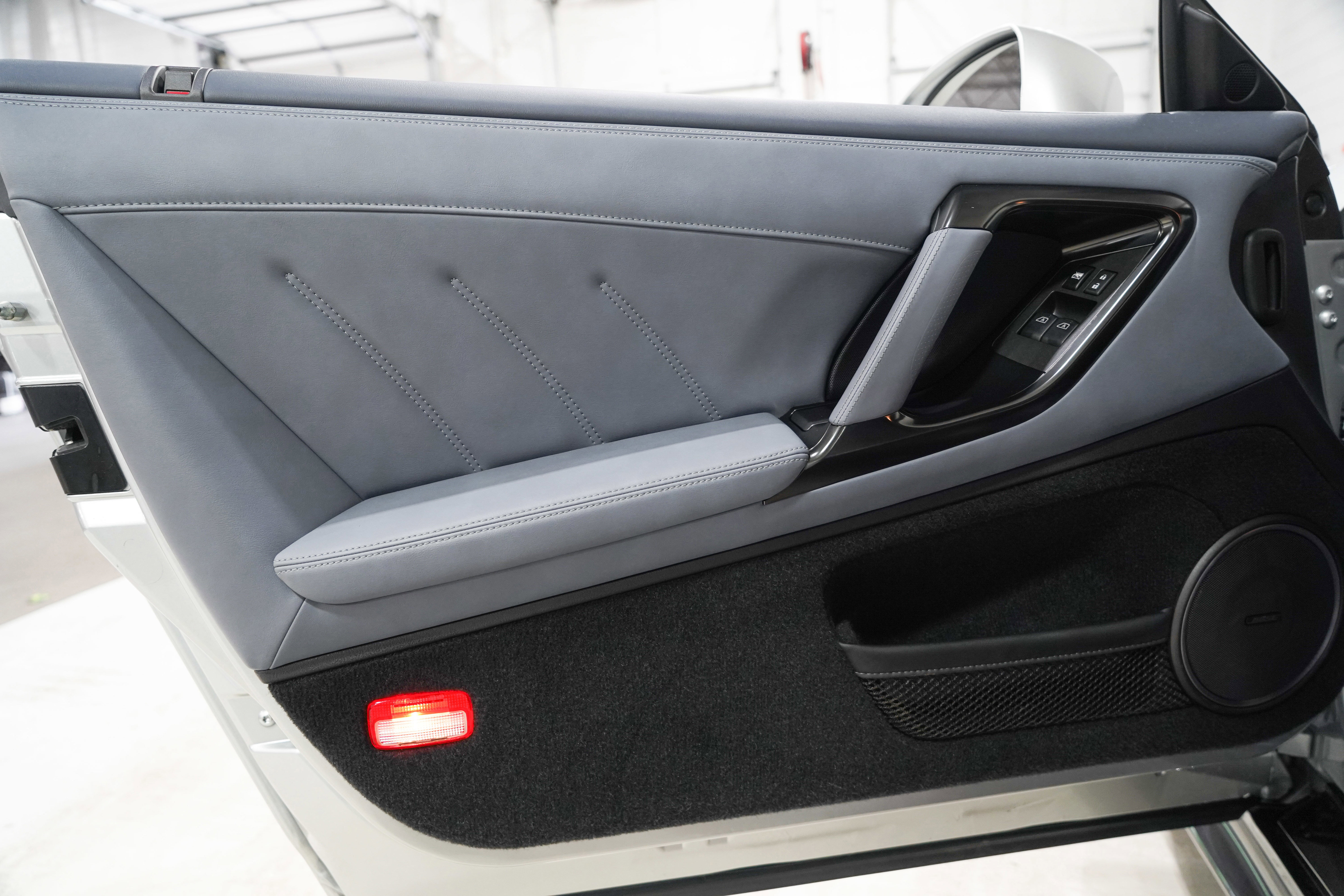 Used 2020 Nissan GT-R Premium AWD/4WD image 21