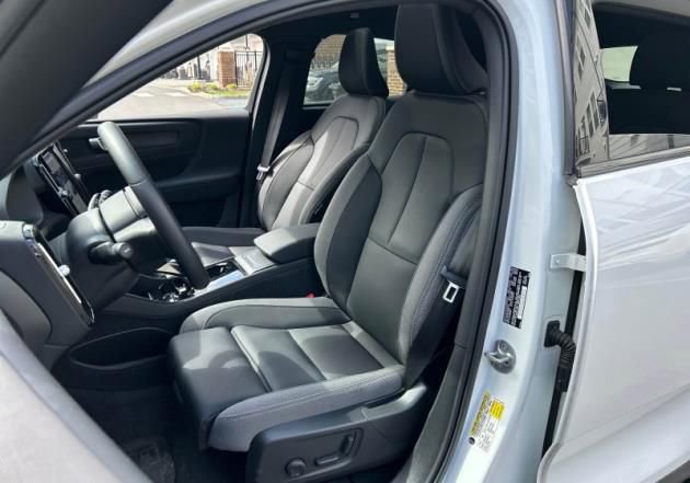 Used 2023 Volvo C40 P8 Recharge Plus w/ Climate Package AWD/4WD image 2