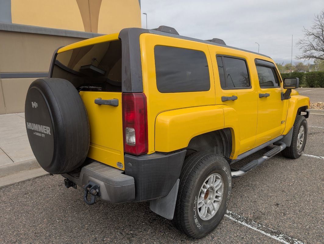 Used 2006 HUMMER H3 image 9