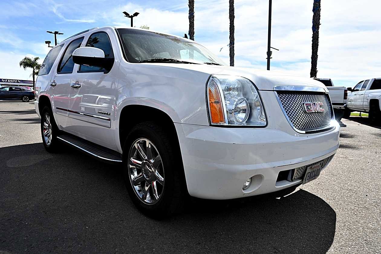 Used 2013 GMC Yukon Denali AWD/4WD image 3