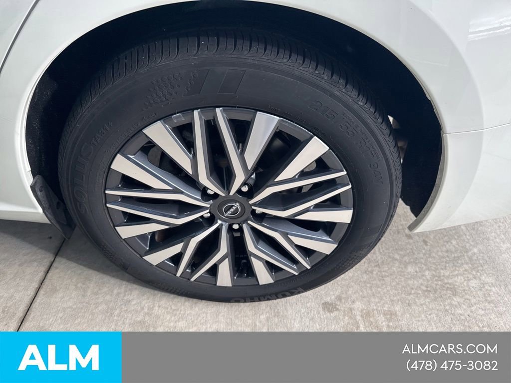 Used 2025 Nissan Altima 2.5 SV FWD image 19