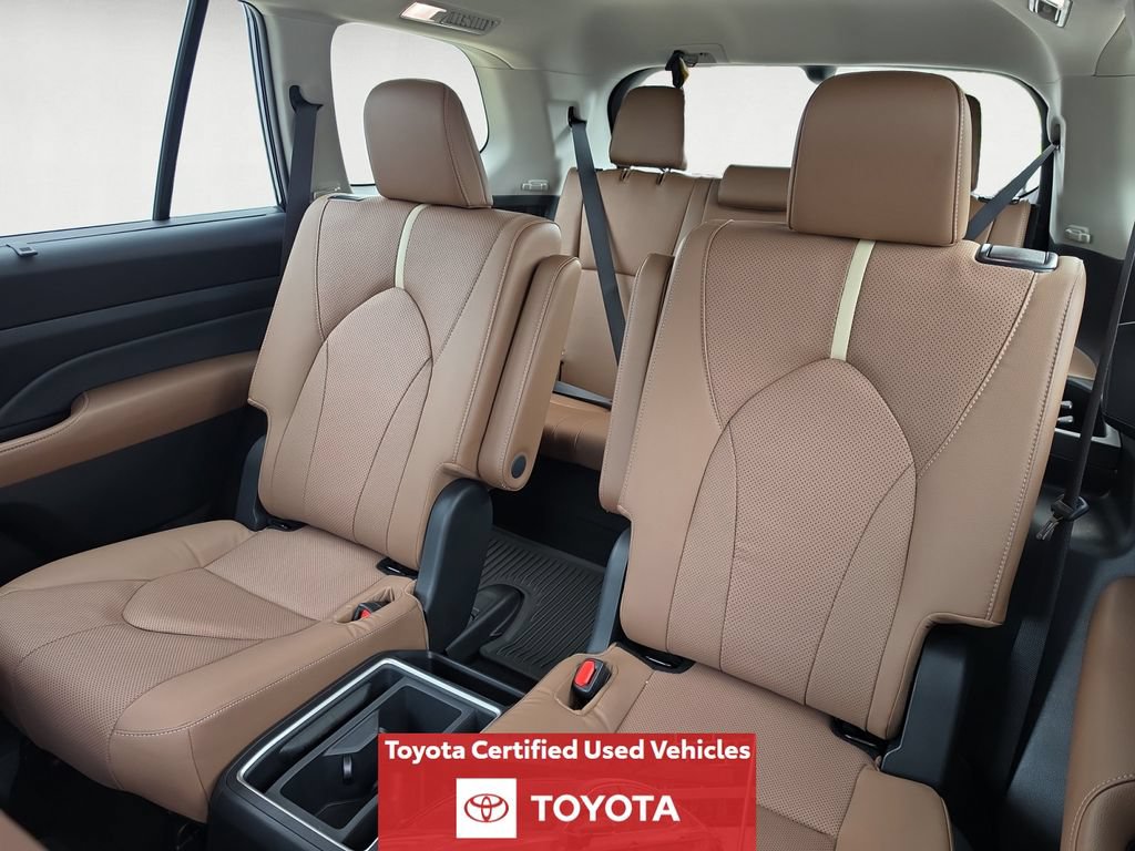 Certified 2025 Toyota Grand Highlander AWD image 15