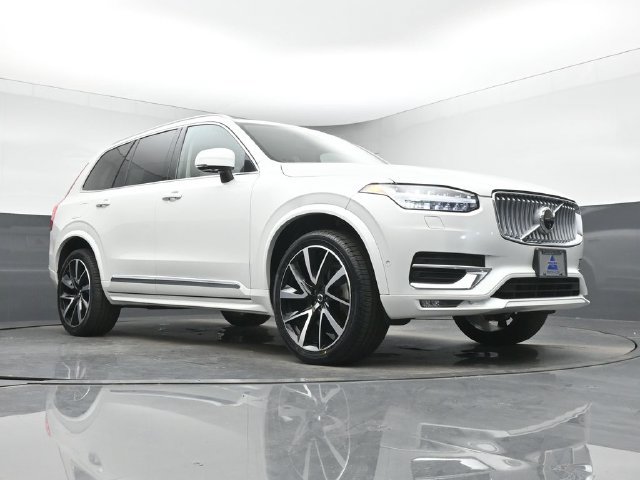 Used 2025 Volvo XC90 B5 Plus w/ Protection Package Premier AWD/4WD image 36