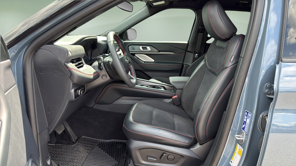 Used 2025 Ford Explorer ST AWD/4WD image 11