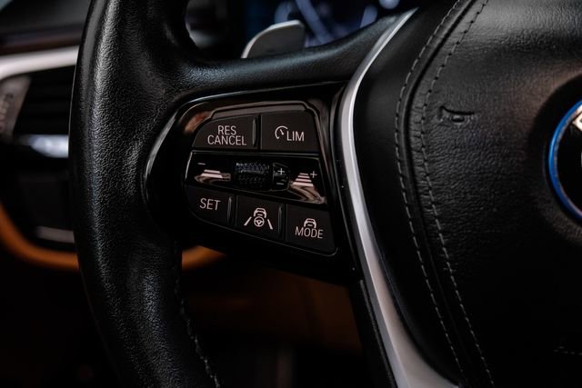 Used 2022 BMW 530e w/ Premium Package image 14