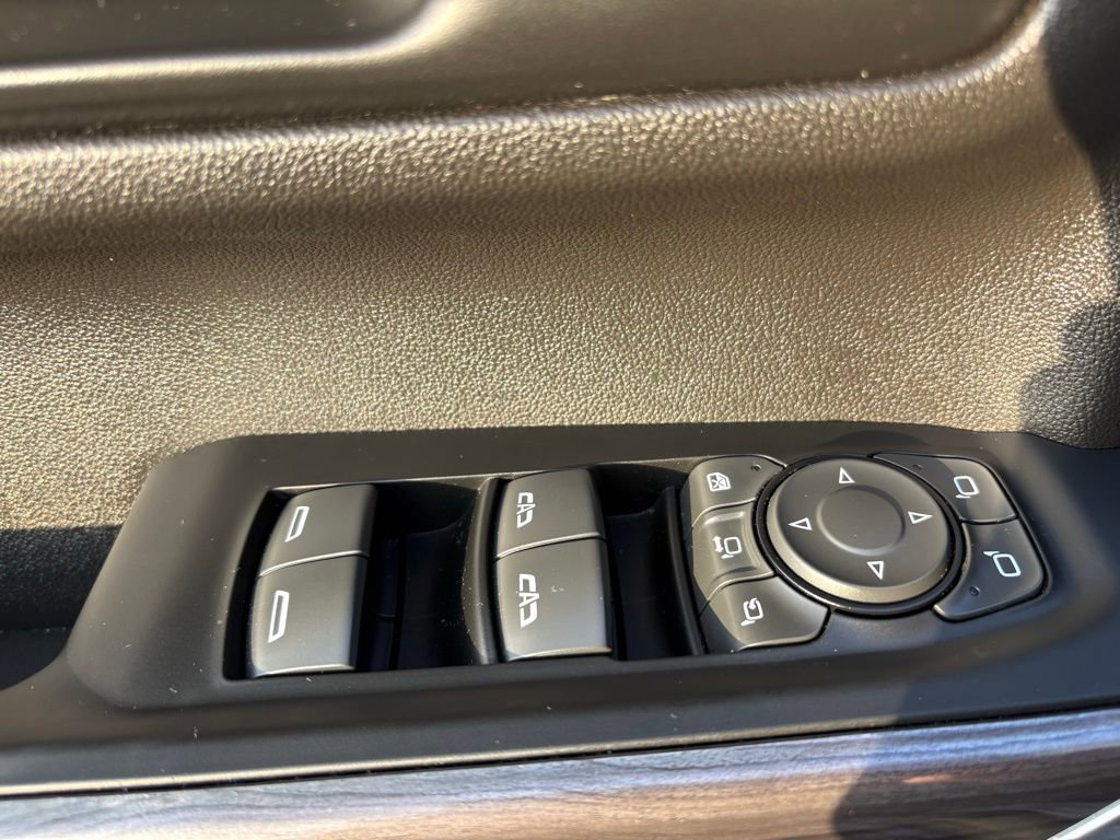 Used 2022 Chevrolet Silverado 2500 LTZ w/ LTZ Convenience Package image 22