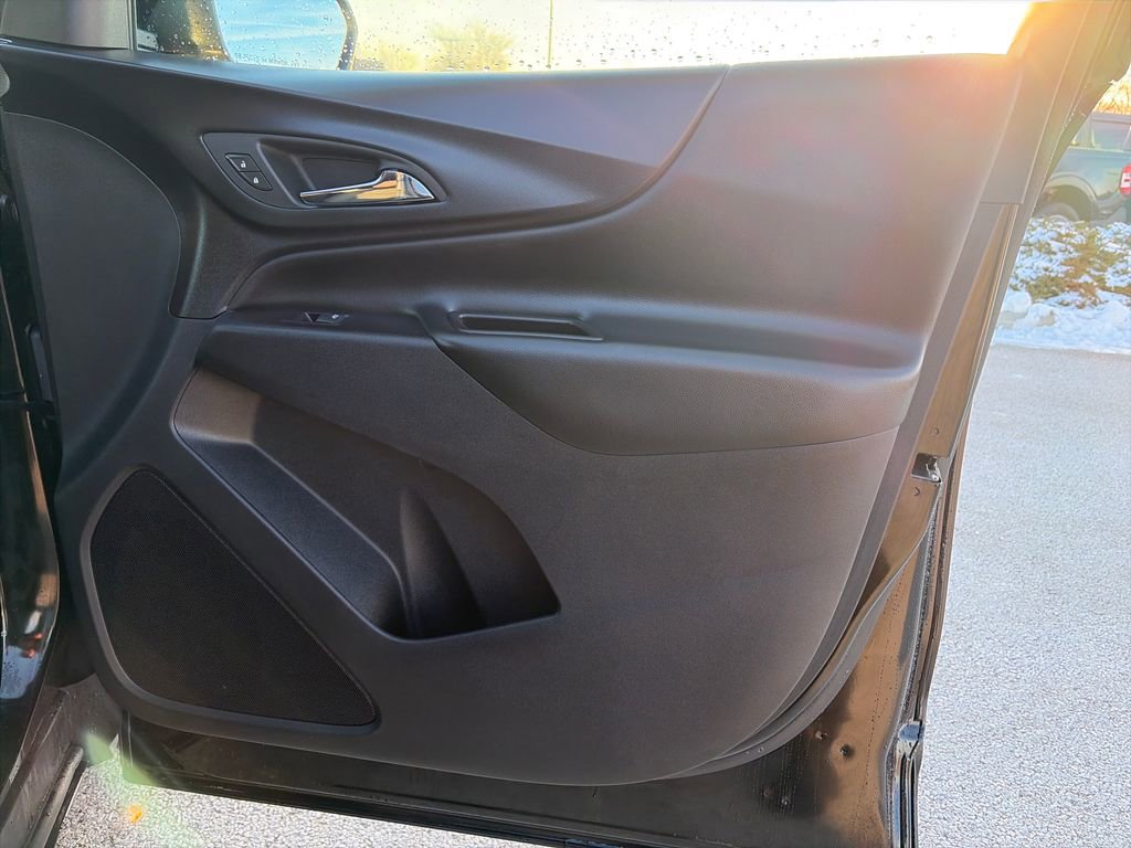 Used 2019 Chevrolet Equinox LT w/ Driver Convenience Package image 13
