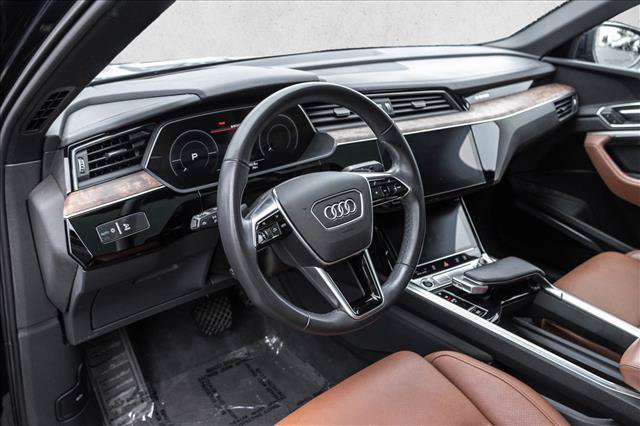 Used 2022 Audi e-tron Prestige w/ Prestige Package AWD/4WD image 10