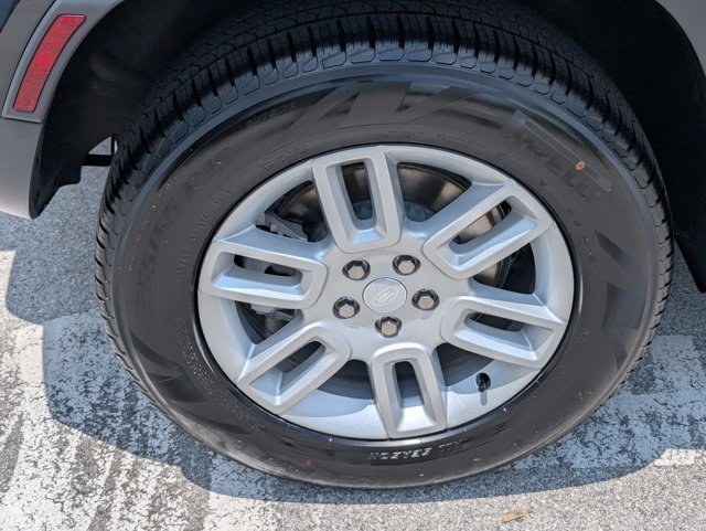 New 2025 Land Rover Defender 110 S image 28