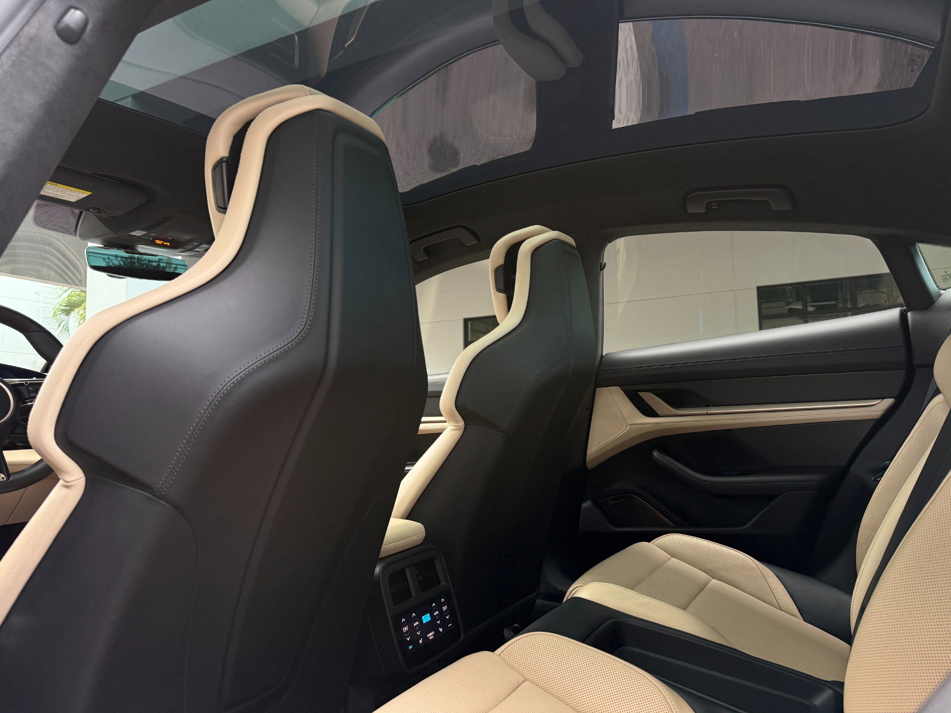 Used 2020 Porsche Taycan Turbo S image 31