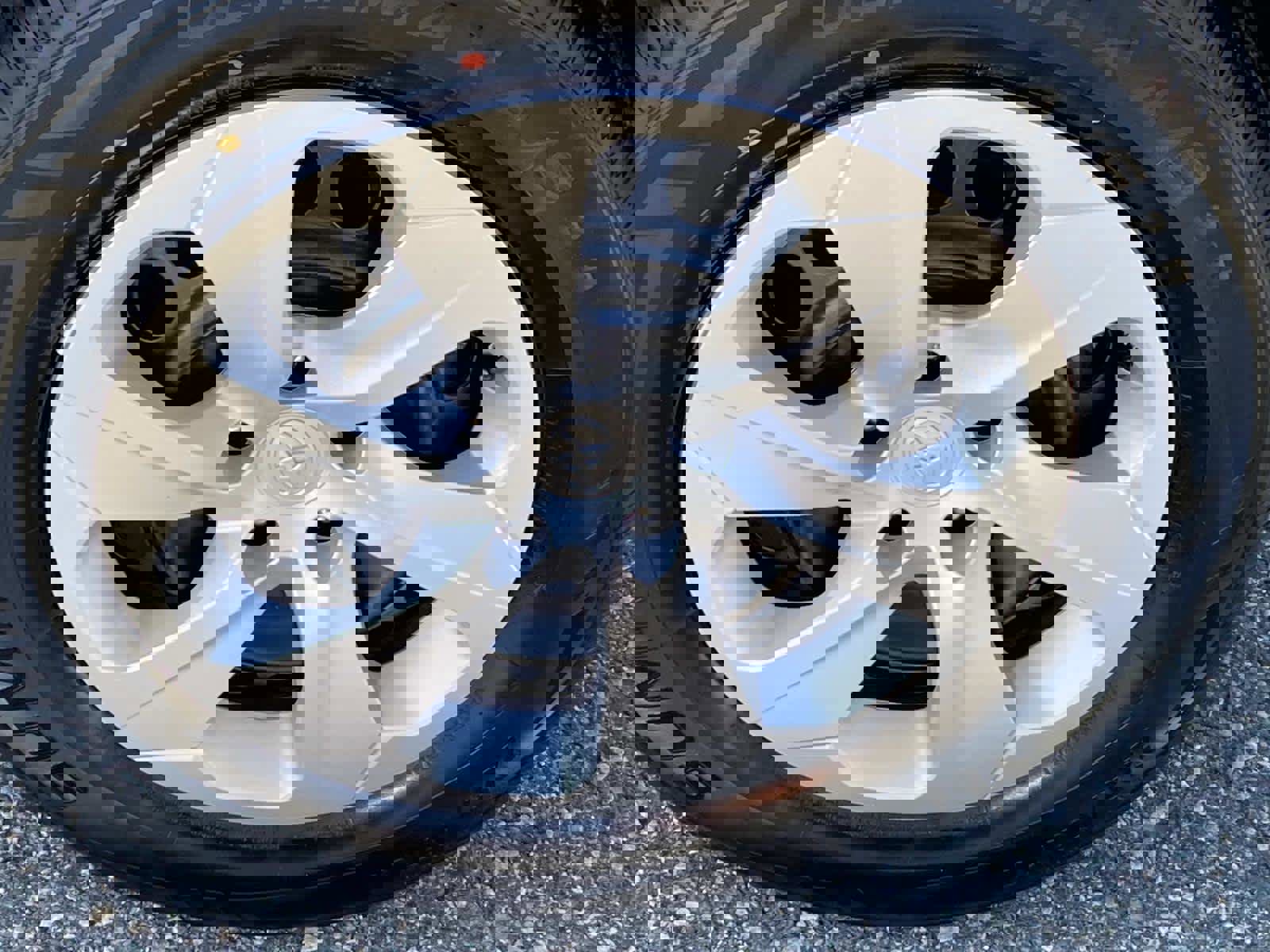 Used 2024 Toyota RAV4 LE image 25