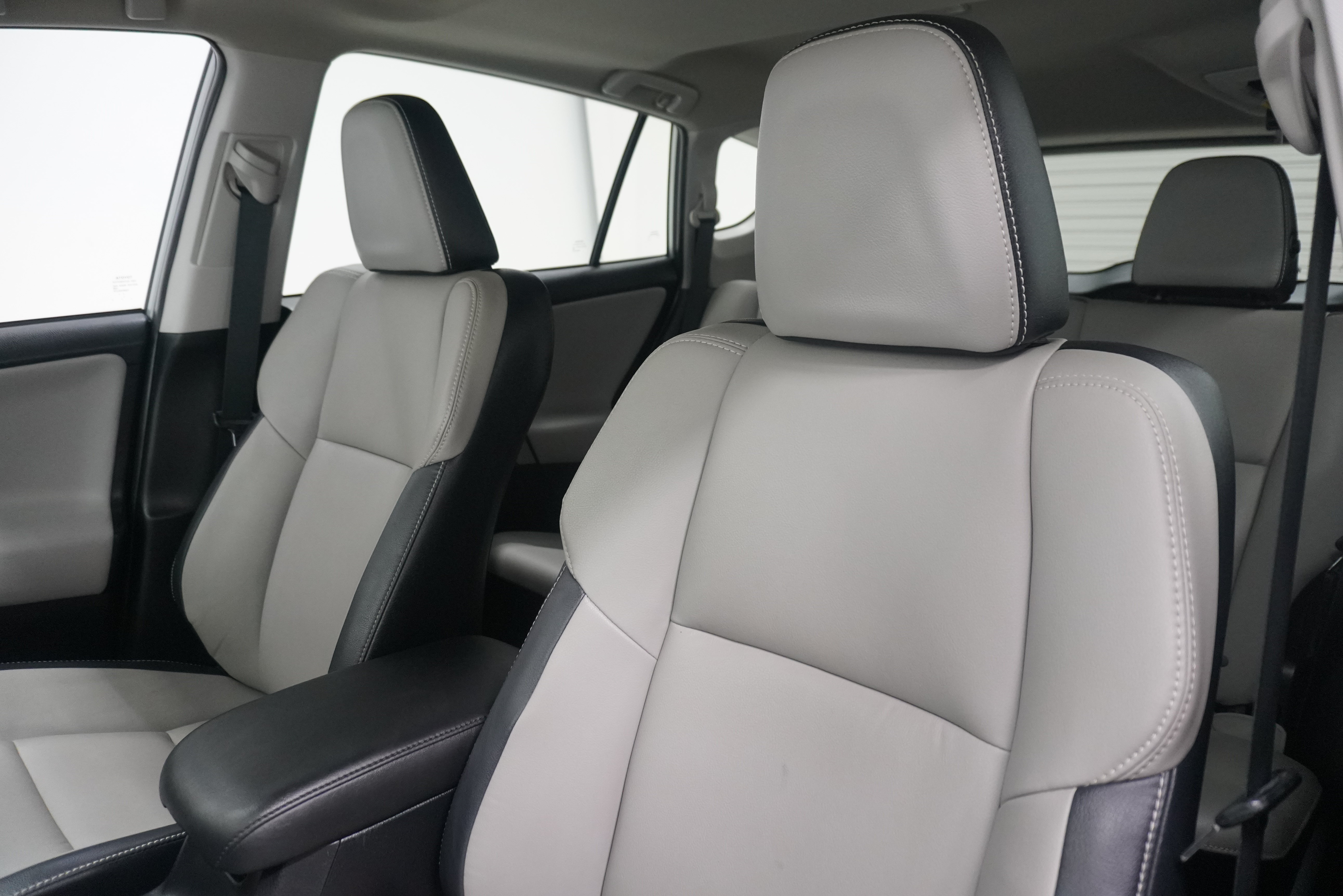 Used 2016 Toyota RAV4 Limited FWD image 10
