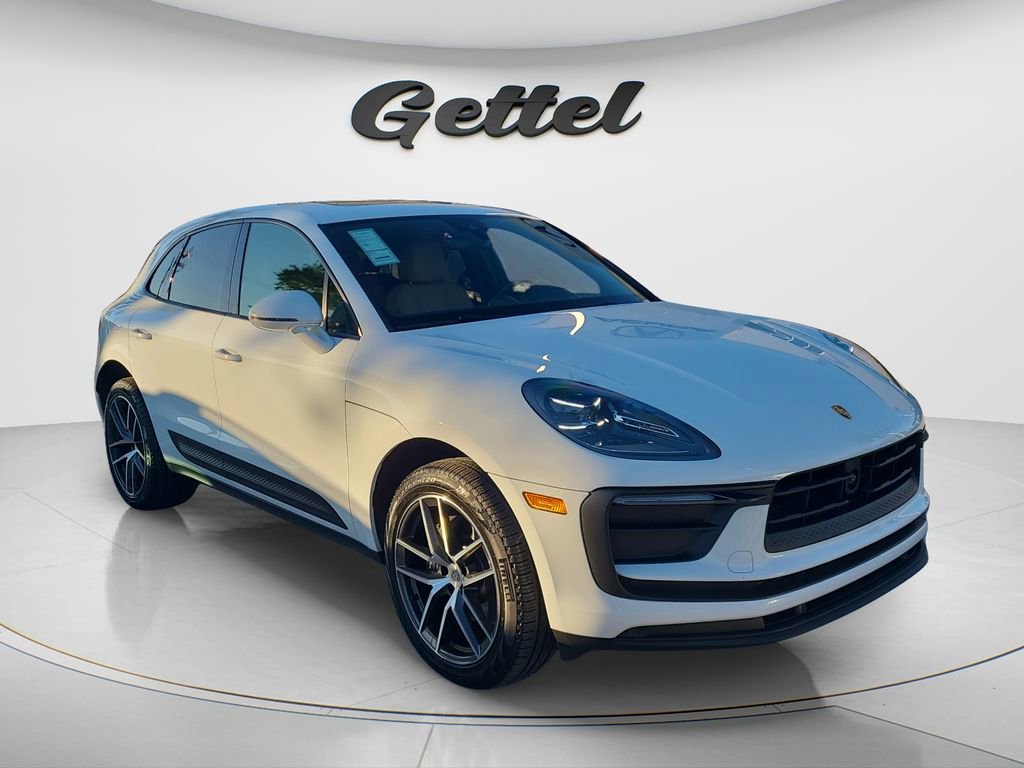 Used 2025 Porsche Macan image 2