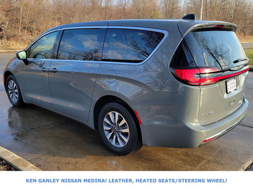 Used 2023 Chrysler Pacifica Touring-L image 5