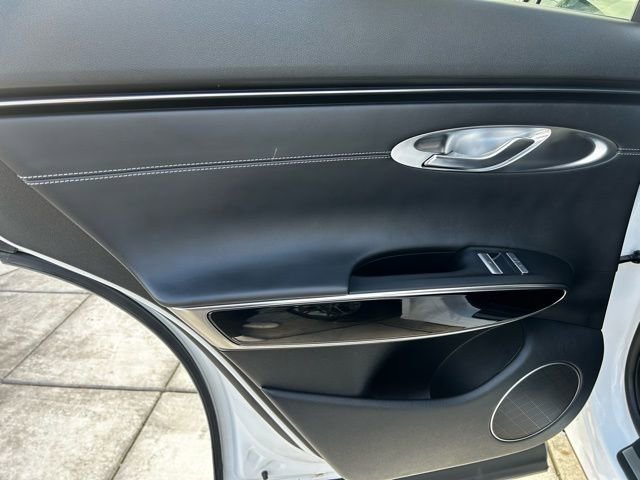 Used 2025 Genesis GV70 2.5T Select image 9