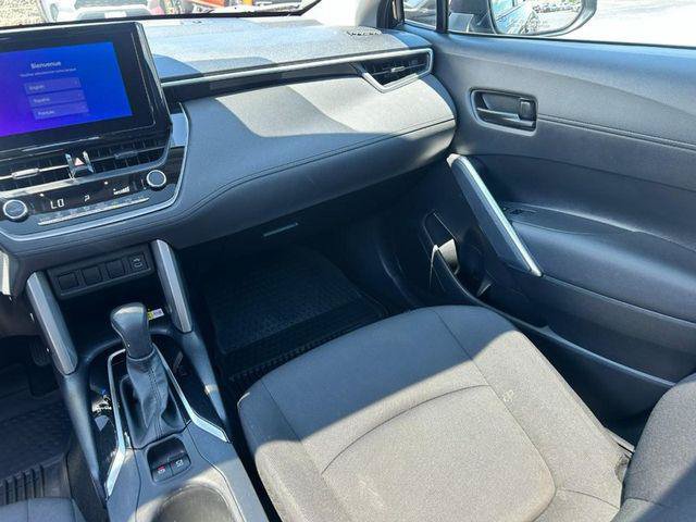 Certified 2023 Toyota Corolla Cross LE w/ Moonroof Package AWD/4WD image 16