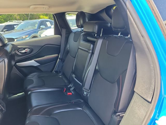 Used 2018 Jeep Cherokee Trailhawk AWD/4WD image 12