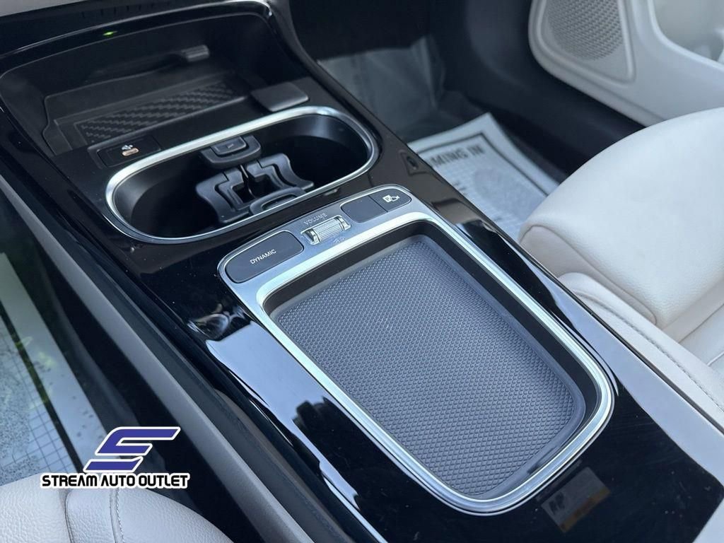 Used 2024 Mercedes-Benz CLA 250 4MATIC image 23