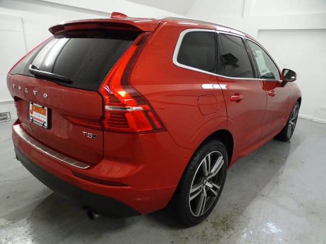 Used 2018 Volvo XC60 T5 Momentum w/ Vision Package image 22