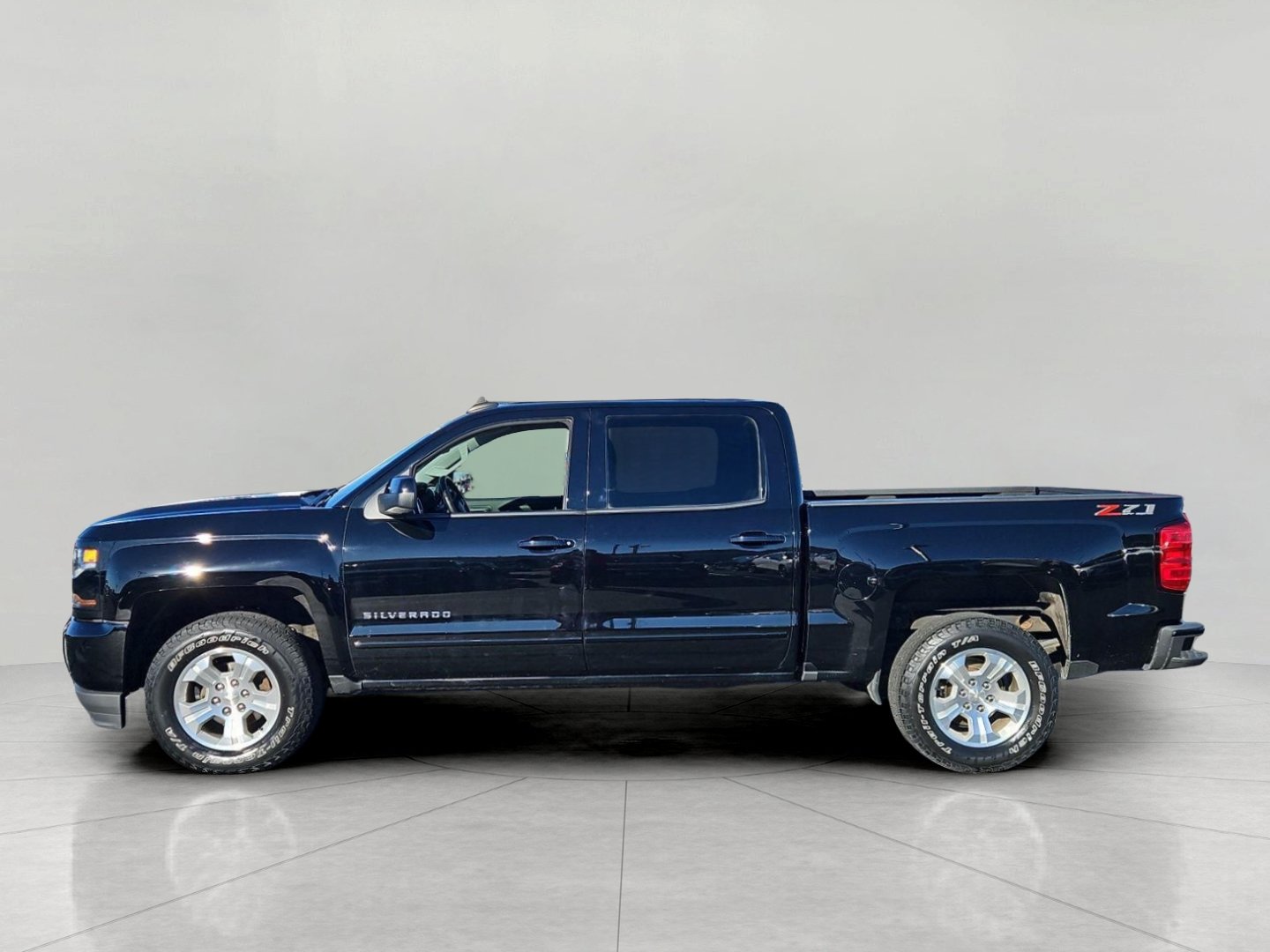 Used 2018 Chevrolet Silverado 1500 LT w/ All Star Edition AWD/4WD image 5