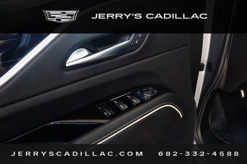 Used 2024 Cadillac Escalade ESV V AWD/4WD image 19
