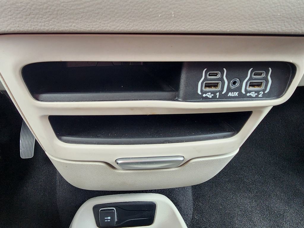 Used 2023 Chrysler Voyager LX FWD image 22