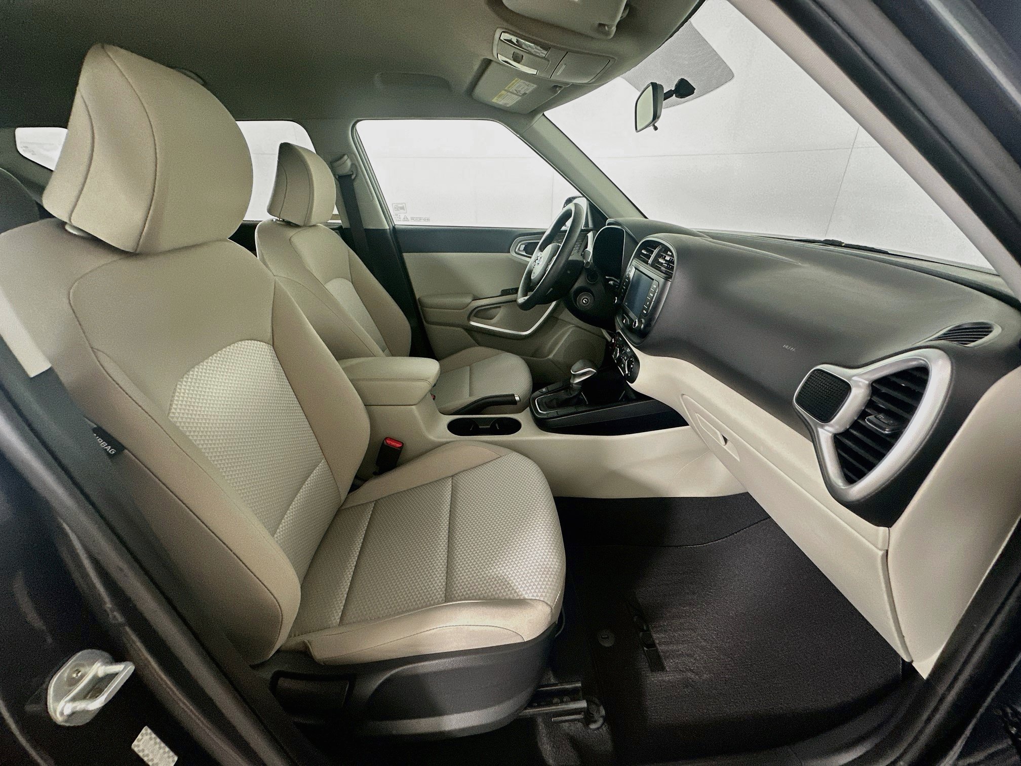 Used 2020 Kia Soul LX FWD image 29